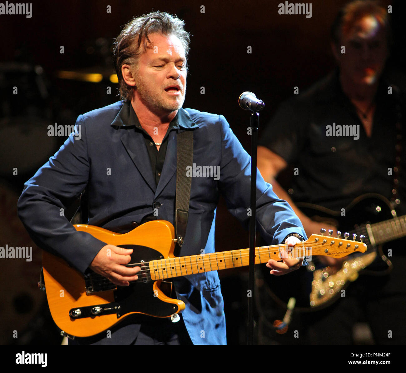 John Mellencamp führt im Konzert an der Broward Center für Darstellende Künste in Fort Lauderdale, Florida am 3. März 2011. Stockfoto