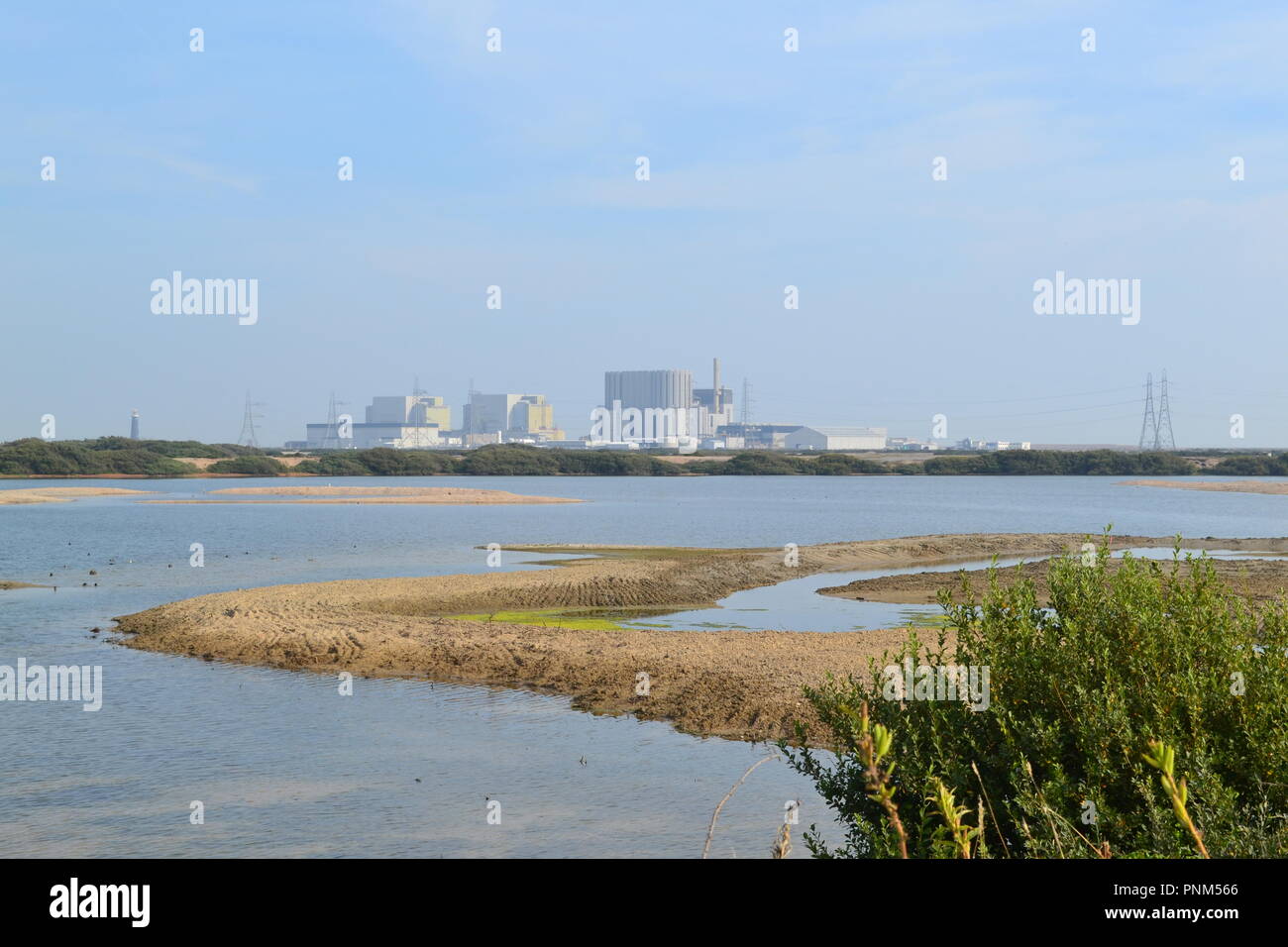 Kernkraftwerk Dungeness von rspb Vogelschutzgebiet, Kent, England, UK. Auf der Romney Marsh Stockfoto