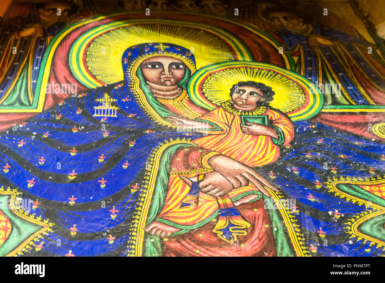 Schwarze Madonna und Kind Jesus. Innenraum der Kirche von Gonder, Kathedrale von Tsion Maryan, der Hl. Maria von Zion Komplex, Axum, Äthiopien gegründet Stockfoto