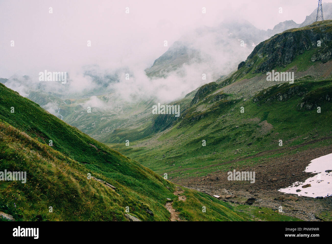 Berglandschaft, Nebel, Wandern rund um den Mont Blanc, alpinen Landschaft, Frankreich Stockfoto