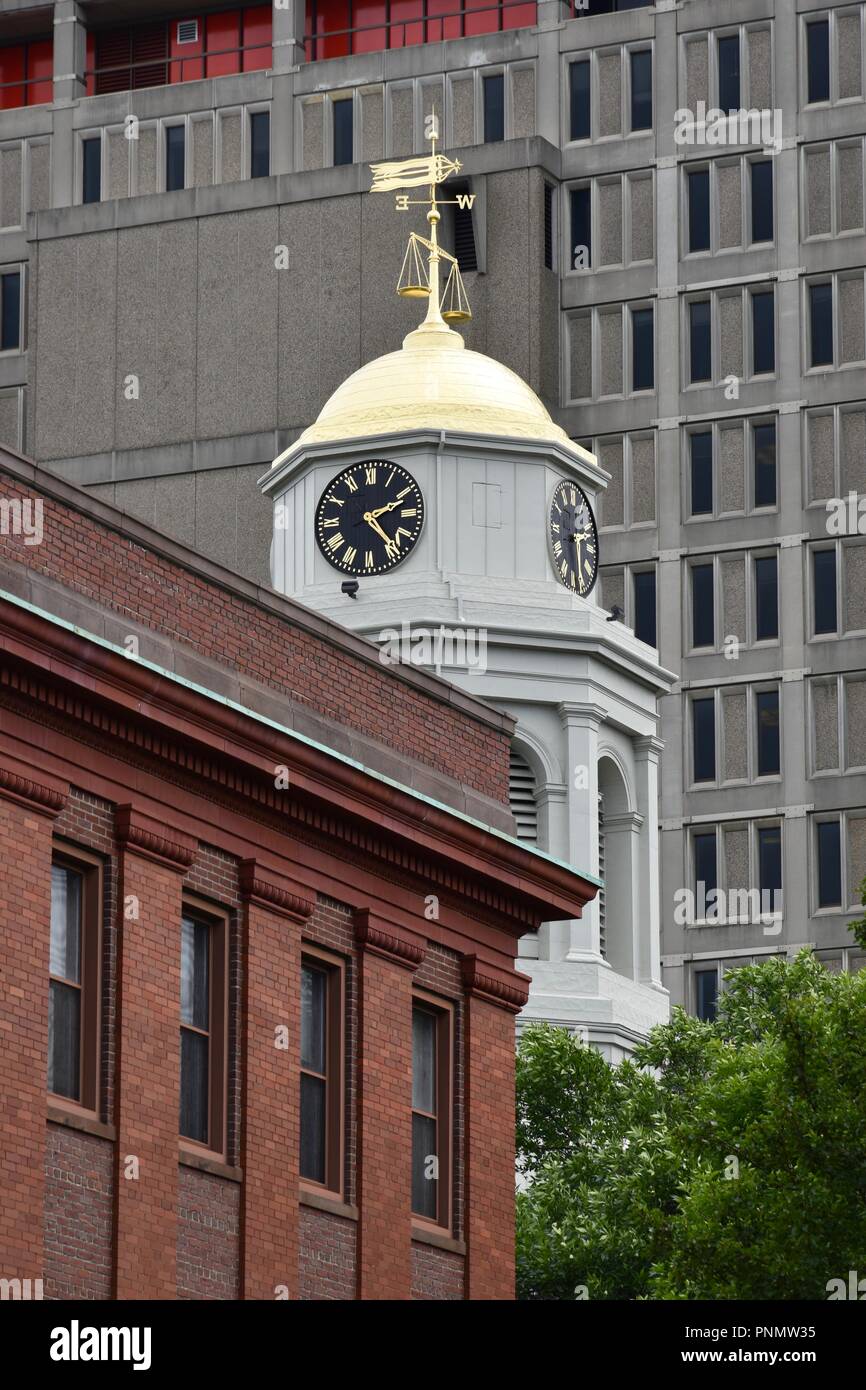 Der Middlesex County Court Komplex mit Bund zeit Arbeiten von Charles Bulfinch. bis 20. Jahrhunderts Brutalismus, Cambridge Massachusetts, USA. Stockfoto