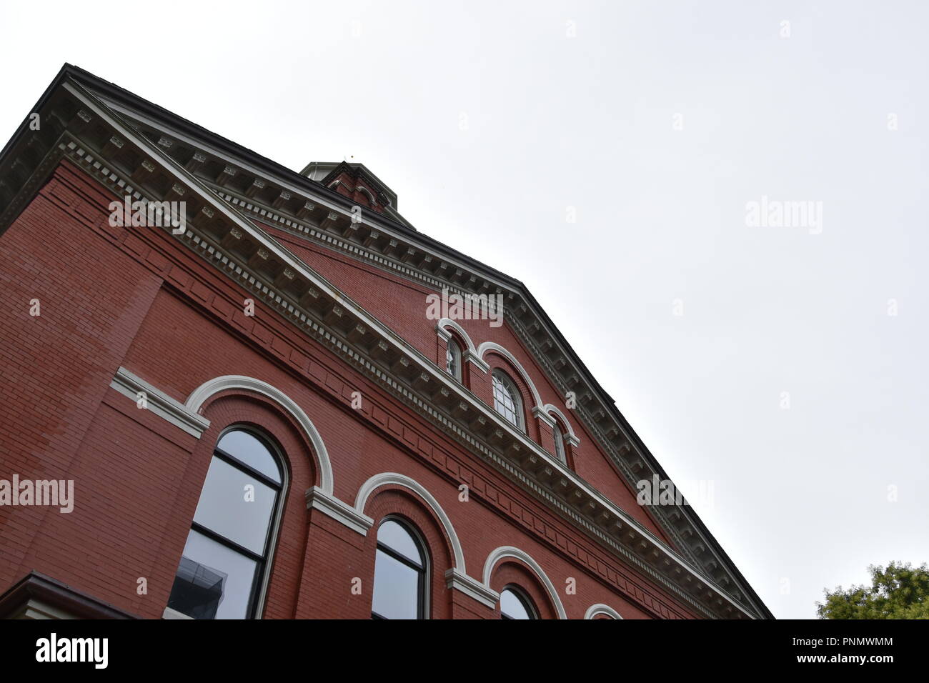 Der Middlesex County Court Komplex mit Bund zeit Arbeiten von Charles Bulfinch. bis 20. Jahrhunderts Brutalismus, Cambridge Massachusetts, USA. Stockfoto