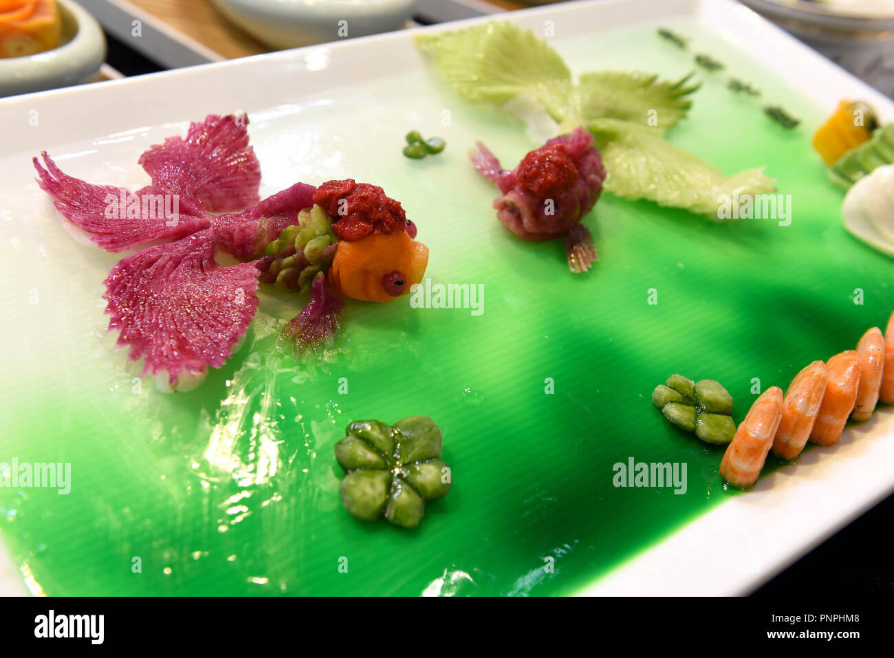 Huainan, China. 21 Sep, 2018. Foto an Sept. 21, 2018 zeigt tofu Gerichte in einem Kochwettbewerb in Huainan, in China, in der ostchinesischen Provinz Anhui. Den tofu Kochwettbewerb, mit der Teilnahme von mehr als 300 tofu Gerichte in verschiedenen Stilen, weg am Freitag trat. Credit: Chen Bin/Xinhua/Alamy leben Nachrichten Stockfoto