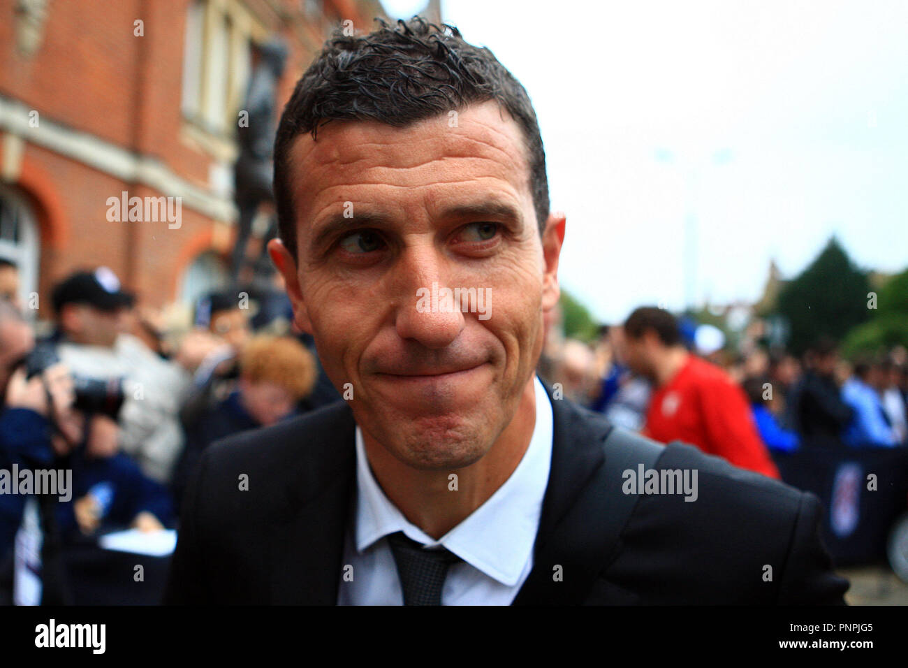 London, Großbritannien. 22. September 2018. Watford Manager Javi Garcia kommt aus dem Team Bus. Premier League match, Fulham v Watford im Craven Cottage in London am Samstag, den 22. September 2018. Dieses Bild dürfen nur für redaktionelle Zwecke verwendet werden. Nur die redaktionelle Nutzung, eine Lizenz für die gewerbliche Nutzung erforderlich. Keine Verwendung in Wetten, Spiele oder einer einzelnen Verein/Liga/player Publikationen. pic von Steffan Bowen/Andrew Orchard sport Fotografie/Alamy leben Nachrichten Stockfoto