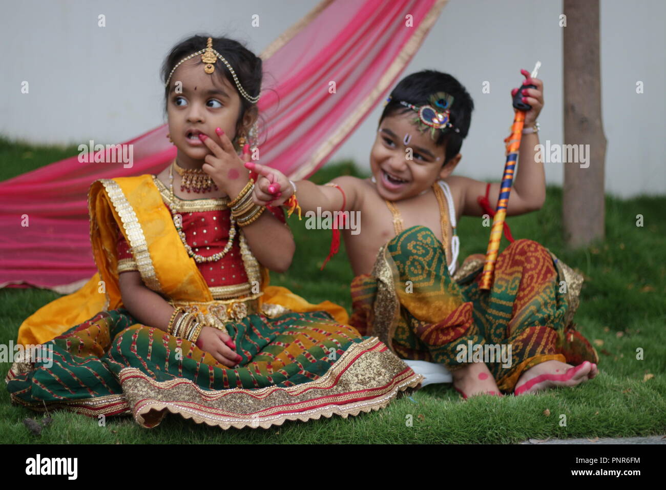 Indische Cute Kids Radha Krishna Stockfoto Indische Cute Kids Radha Krishna Stockfoto
