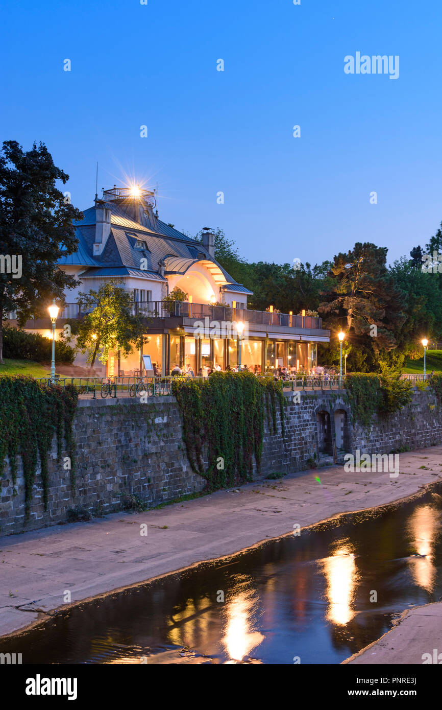 Wien, Wien: park Stadtpark, Wienfluss, Restaurant Steirereck in der Meierei im Stadtpark, 03. Landstraße, Wien, Österreich Stockfoto Wien, Wien: park Stadtpark, Wienfluss, Restaurant Steirereck in der Meierei im Stadtpark, 03. Landstraße, Wien, Österreich Stockfoto