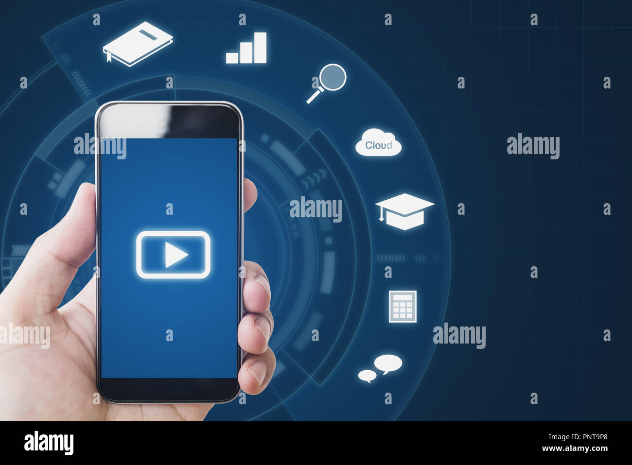 Online Medien auf mobilen Geräte, Hand, smart phone und Online Media Application Icons Stockfoto