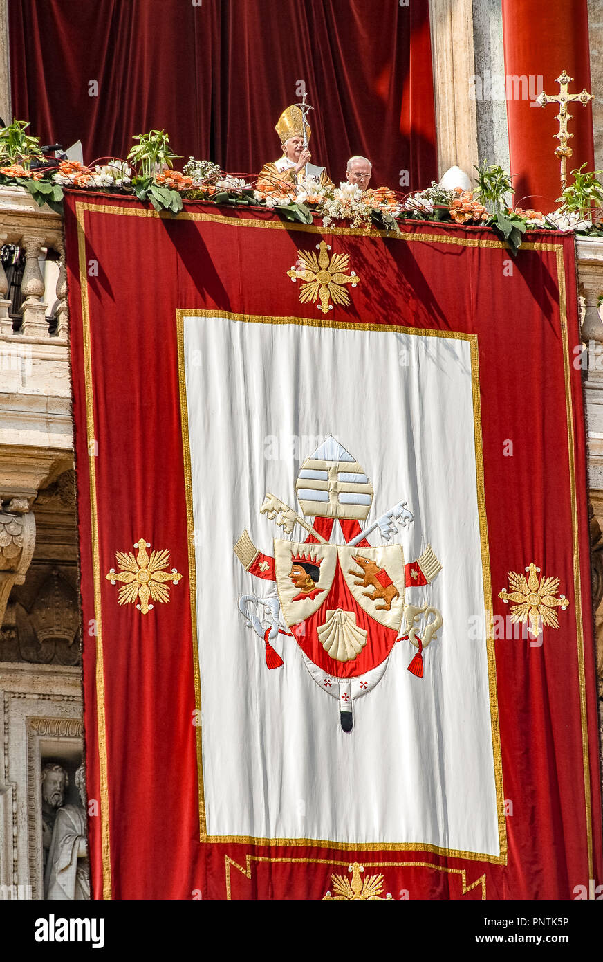 Papst Benedikt XVI. - Ostern Tag Masse und Segen "Urbi et Orbi" 08/04/2007 12:05:01 Stockfoto