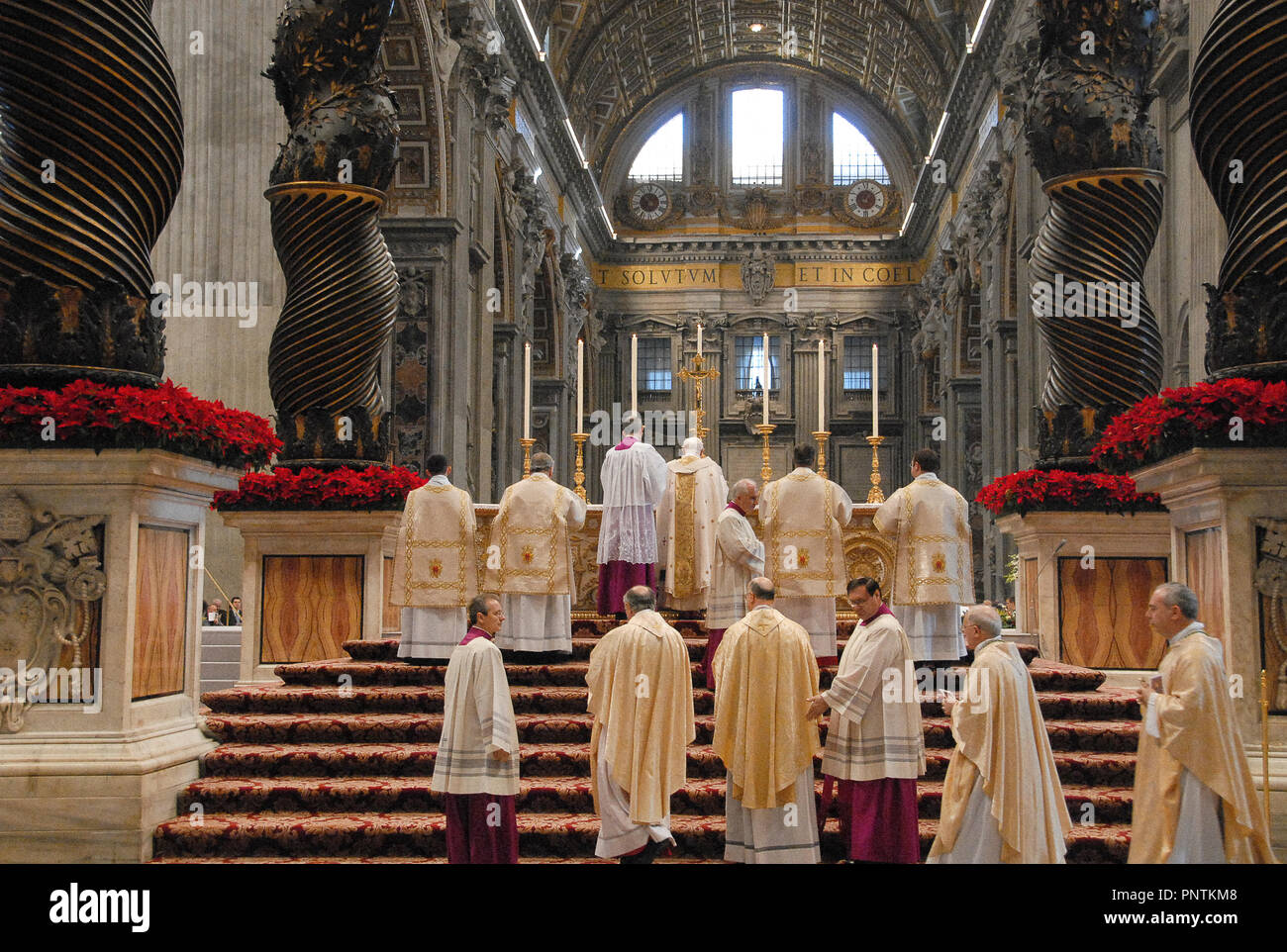 Vatikanstadt - 01/01/2008 - St. Peter Basilika - HEILIGE MESSE AM HOCHFEST DER GOTTESMUTTER MARIA UND WELTFRIEDENSTAG XL PREDIGT VON PAPST BENEDIKT XVI. Vatikanischen Basilika Stockfoto