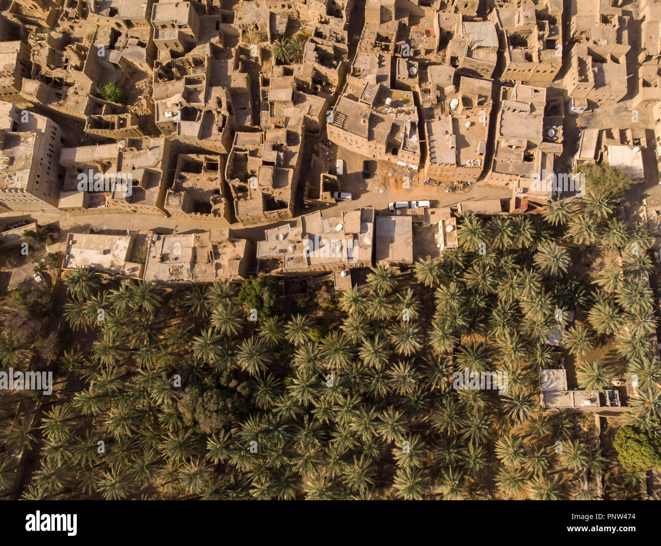 Altstadt Al Hamra und seinem Datum Plantage in Oman Stockfoto