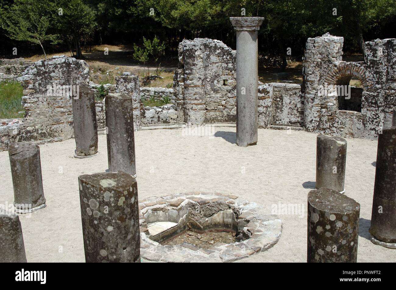 Frühe christliche Kunst. Baptisterium des 6. Jahrhundert A.C. Butrint. Albanien. Stockfoto