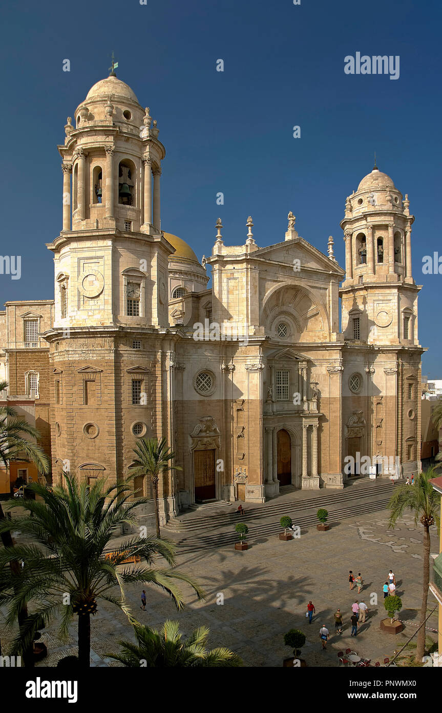 Kathedrale des Heiligen Kreuzes auf den Gewässern - 18. Jahrhundert (auch als neue Kathedrale). Cadiz. Region Andalusien. Spanien. Europa Stockfoto