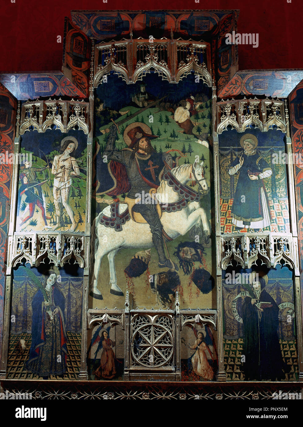 Gotische Kunst Altarbild mit St. James in die zentrale Systemsteuerung. Spanish School. 15. Jahrhundert. Aus sieben Panels, die verschiedene Heiligen. Kapelle der Alcazar von Segovia. Spanien. Stockfoto