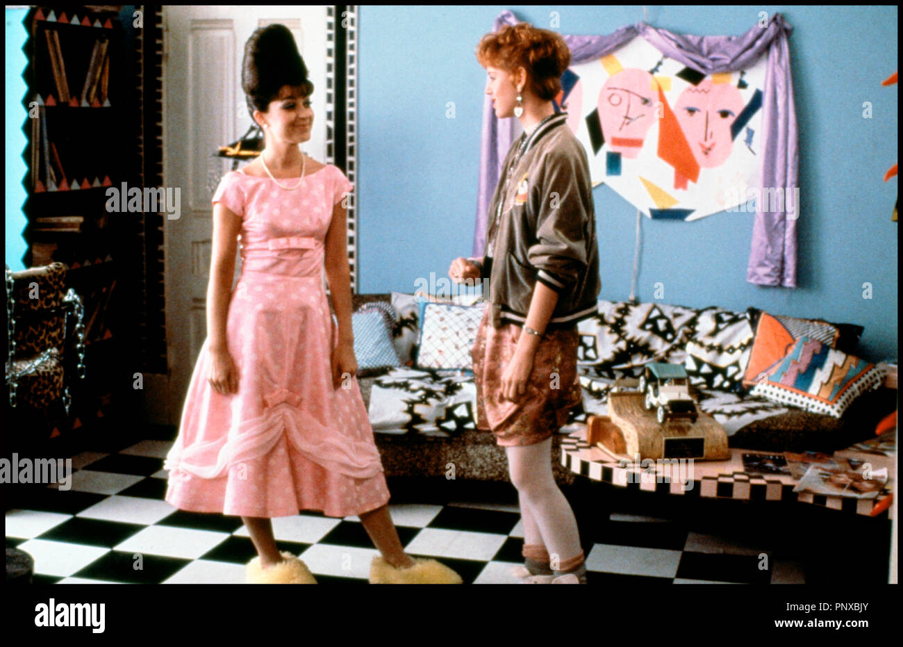 Pretty In Pink Annie Potts Stockfotos & Pretty In Pink Annie Potts