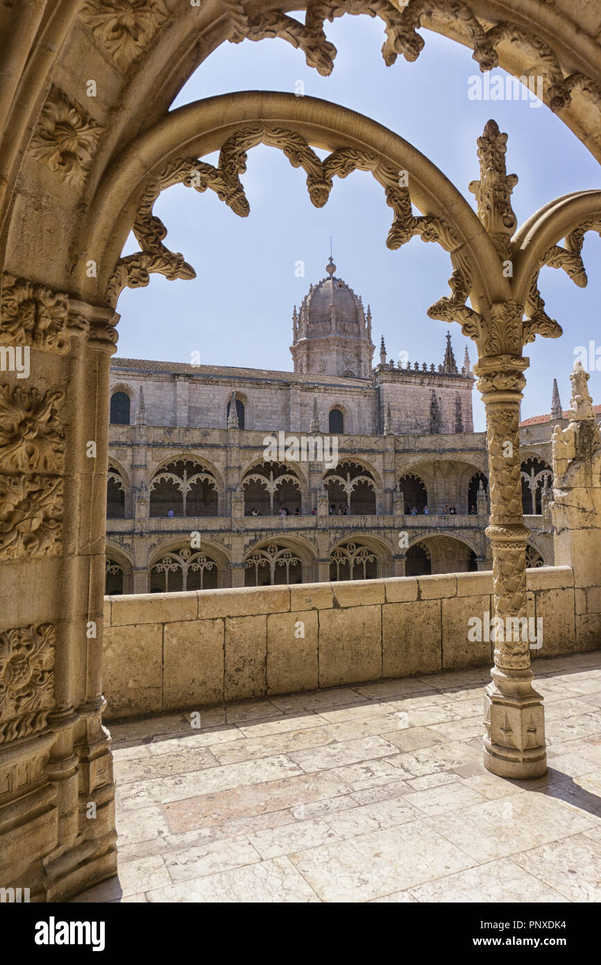 Kloster Jeronimos manuelinische Stil Dekoration Architektur. Kloster Jeronimos ist mittelalterliche Gebäude und Wahrzeichen von Lissabon, Portugal. Stockfoto
