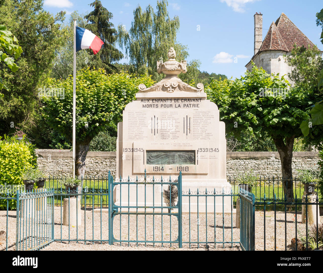 Kriegerdenkmal, Cravant, Yonne, Burgund, Frankreich, Europa Stockfoto