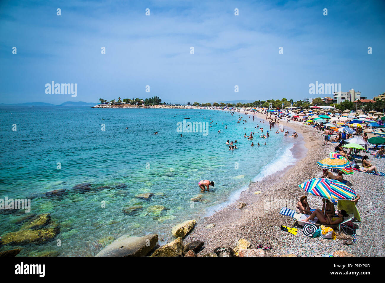 Athen Griechenland 19 Juni 2016 Menschen Am Strand Von Glyfada In Athen Griechenland Stockfotografie Alamy