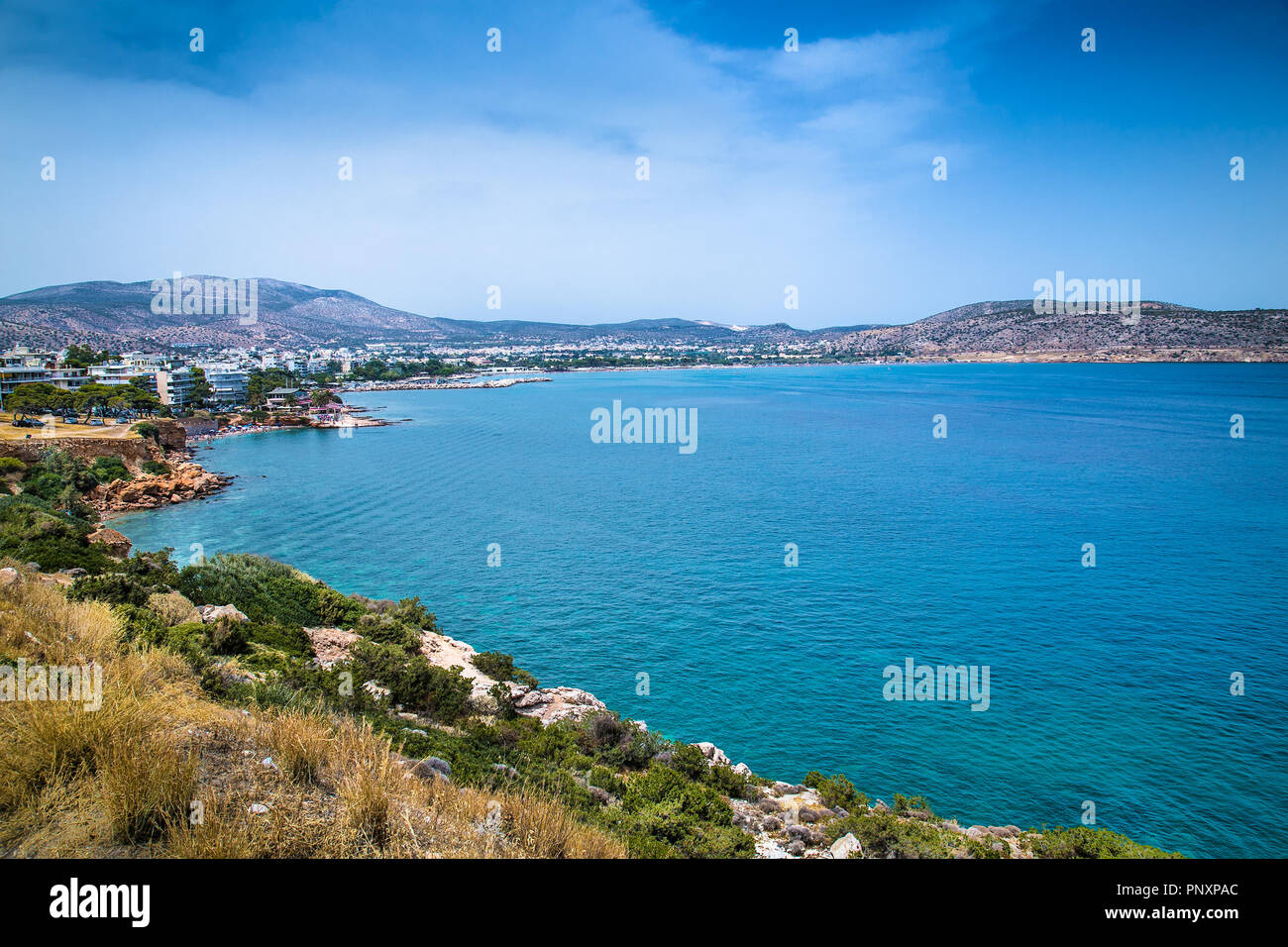 Panoramablick auf Varkiza Küste in Vari, Athen, Griechenland. Stockfoto