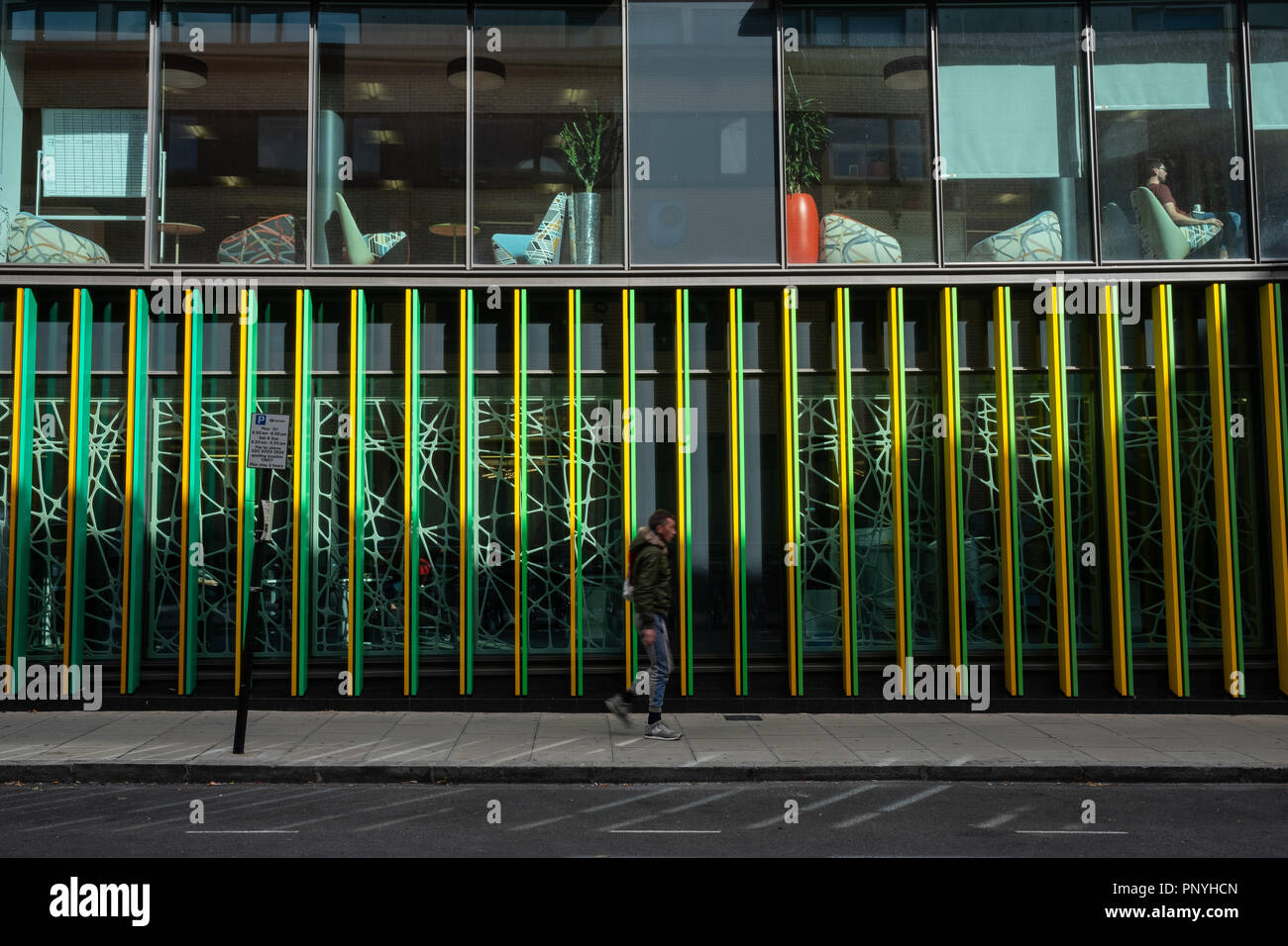 Modernen Arbeitsplatz im Zentrum von London, Großbritannien Stockfoto
