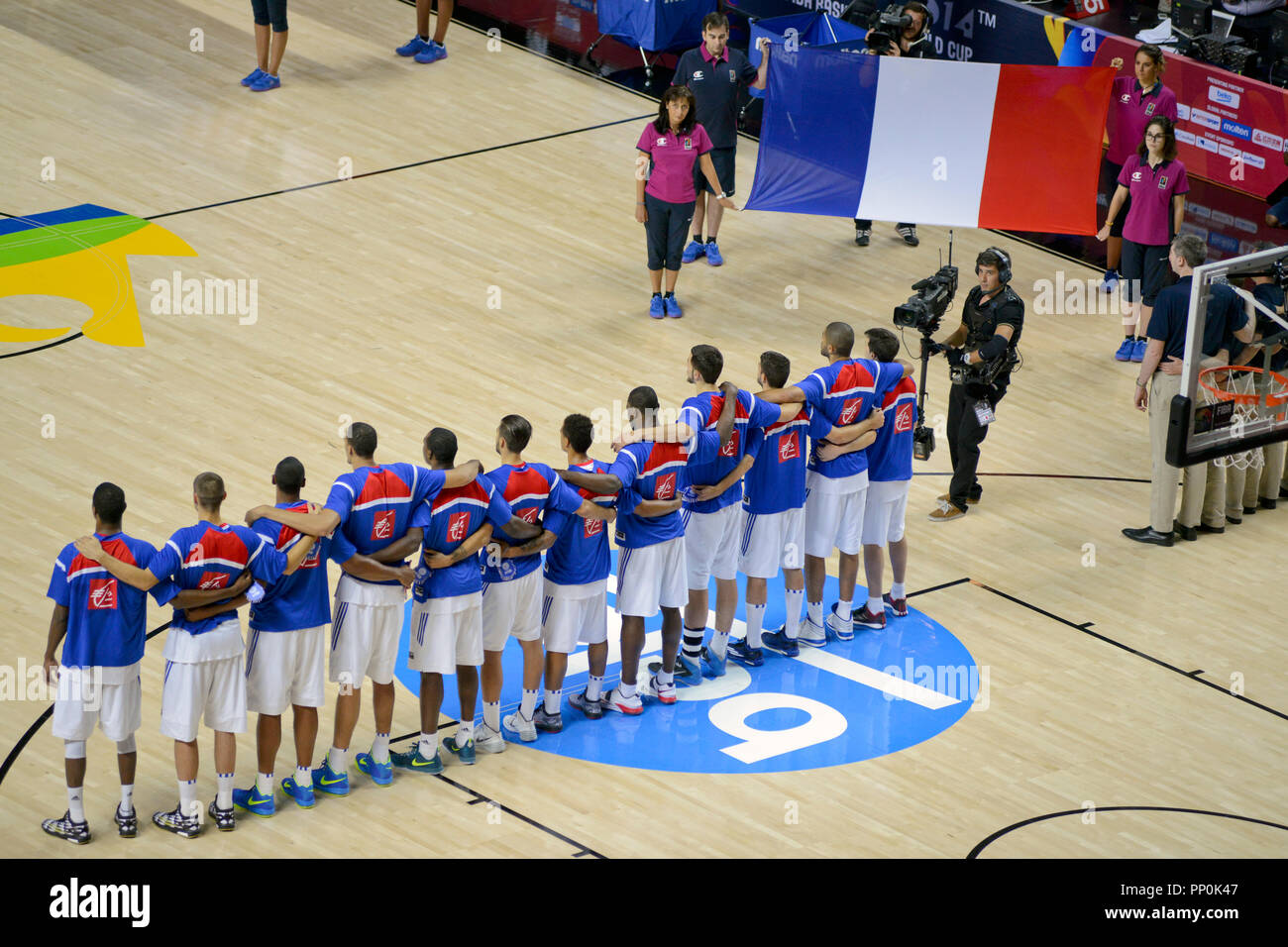 Joffrey Lauvergne (Frankreich) gegen Ricky Rubio und Marc Gasol (Spanien). FIBA Basketball Wm Spanien 2014 Stockfoto