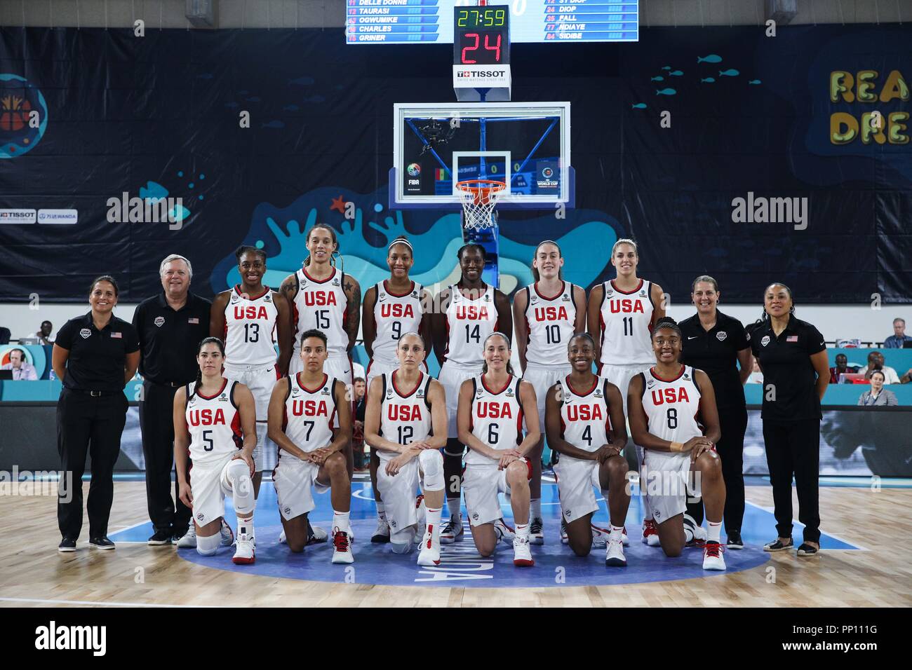 Santa Cruz De Tenerife, Spanien. 22 Sep, 2018. Die Spieler der US-amerikanischen Haltung für Foto vor der Gruppe D Übereinstimmung zwischen den USA und dem Senegal auf der FIBA Frauen 2018 Basketball Wm bei Quico Cabrera Arena in Santa Cruz de Tenerife, Spanien, Sept. 22, 2018. Credit: Zheng Huansong/Xinhua/Alamy leben Nachrichten Stockfoto
