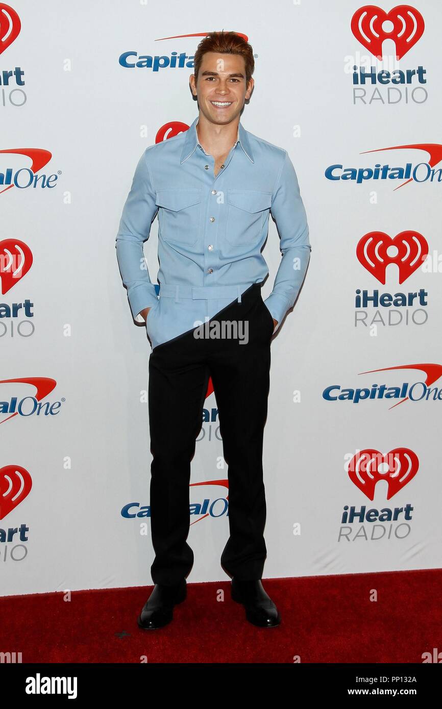 Las Vegas, USA. 22 Sep, 2018. KJ Apa in der Ankunftshalle für 2018 iHeartRadio Music Festival - SA, T-Mobile Arena, Las Vegas, NV 22. September 2018. Credit: JA/Everett Collection/Alamy leben Nachrichten Stockfoto