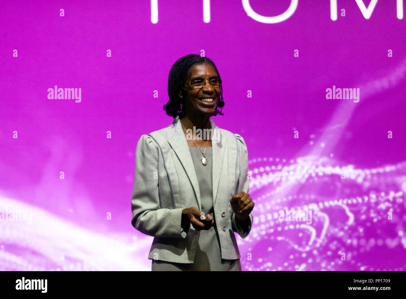 Melrose Stewart darüber sprechen, wie die Jungen die Alten rejuvinate können, auf der Menschen Stadium, in New Scientist Live Stockfoto