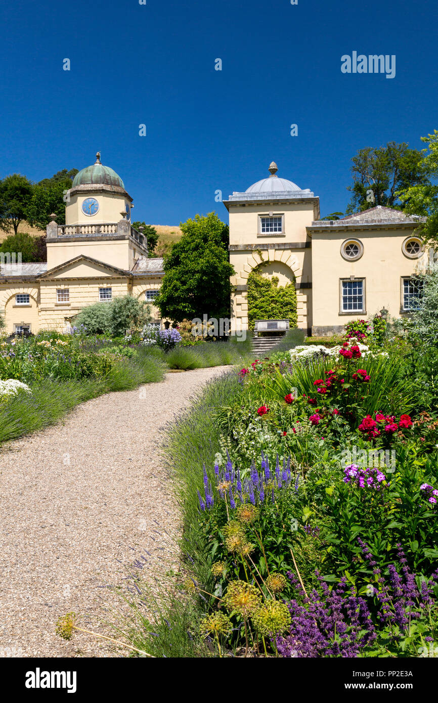 Die bunten Millennium Grenze bei Castle Hill House und Gärten, in der Nähe von Filleigh, Devon, England, Großbritannien Stockfoto