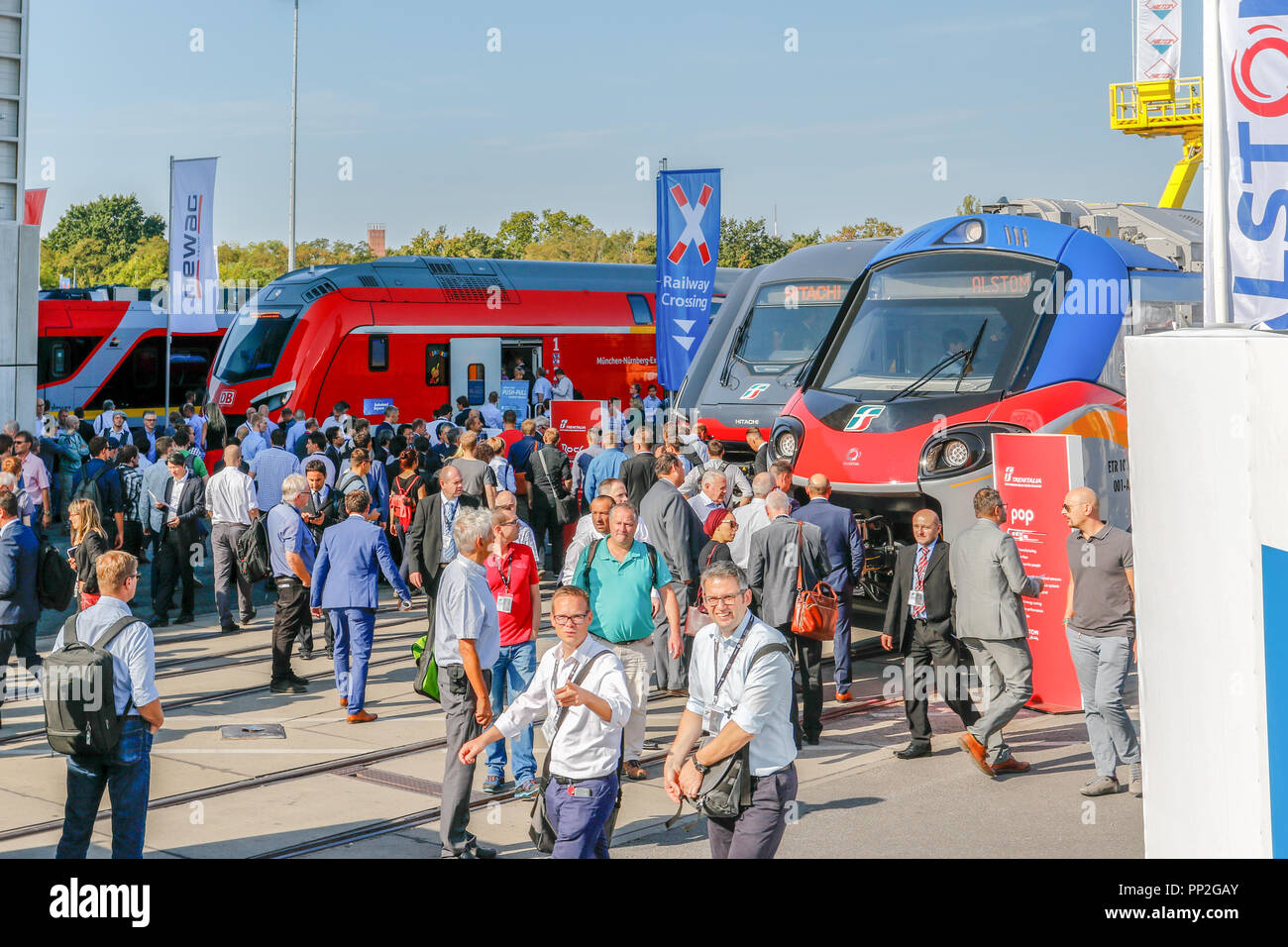 Die weltweit größte Messe für den Schienenverkehr, Innotrans in Berlin, zog noch einmal tausende Besucher in 2018. Stockfoto