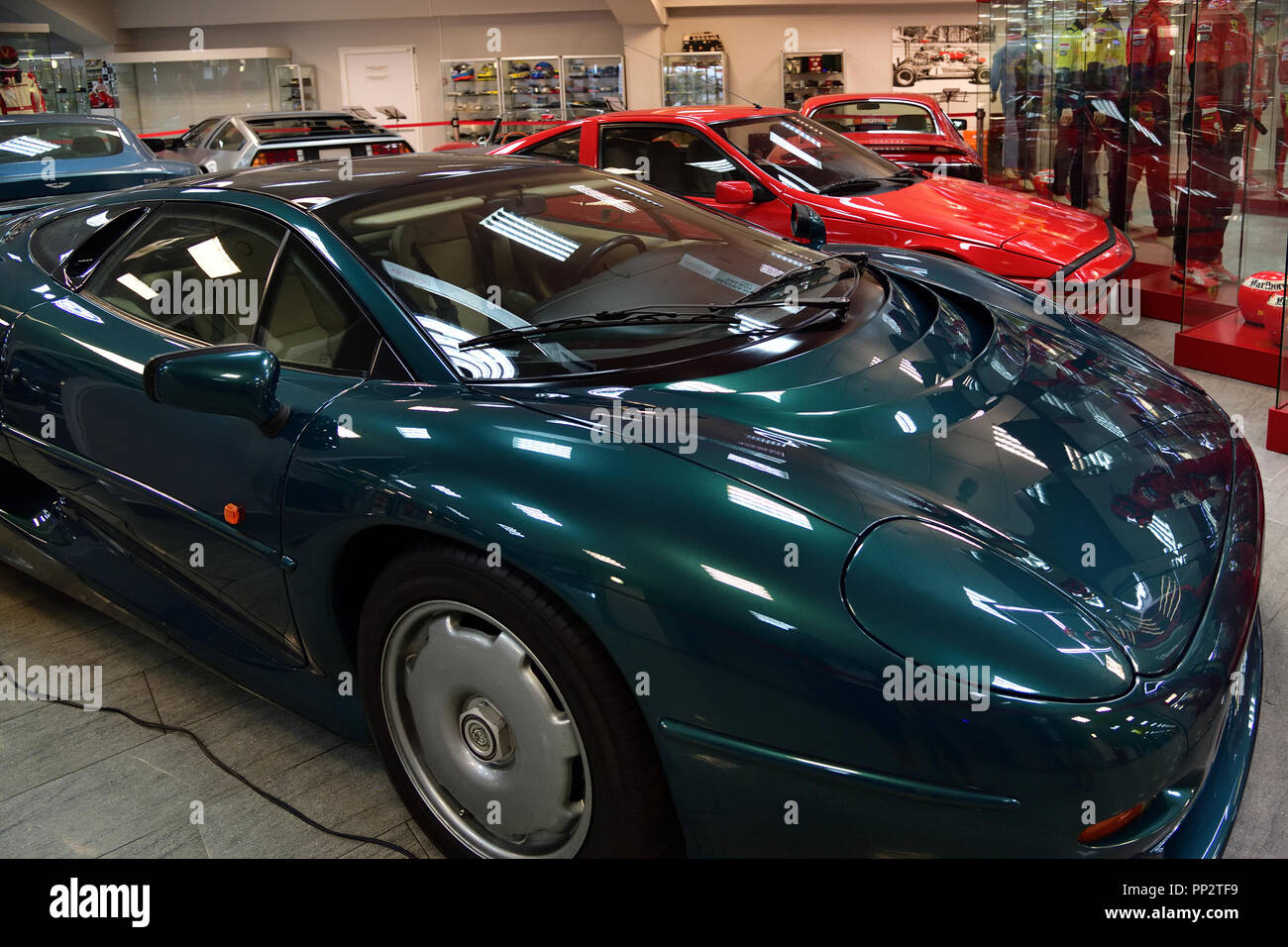 Sochi, Russland - 30. 2018. Auto Sport Museum in der Tribüne des autodrome Stockfoto