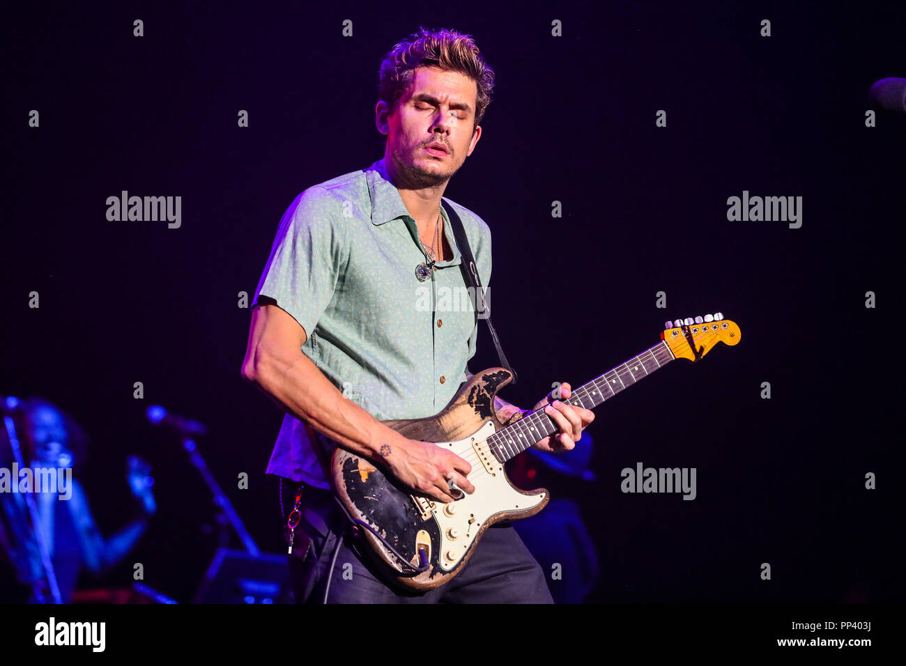 Musik Künstler JOHN MAYER führt in Nord-carolina als Teil seiner Tour 2017. John Clayton Mayer ist ein US-amerikanischer Sänger und Songwriter, Gitarrist und Musikproduzent. Stockfoto