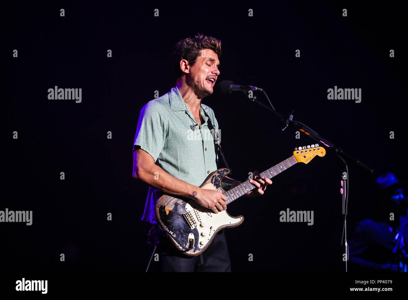 Musik Künstler JOHN MAYER führt in Nord-carolina als Teil seiner Tour 2017. John Clayton Mayer ist ein US-amerikanischer Sänger und Songwriter, Gitarrist und Musikproduzent. Stockfoto