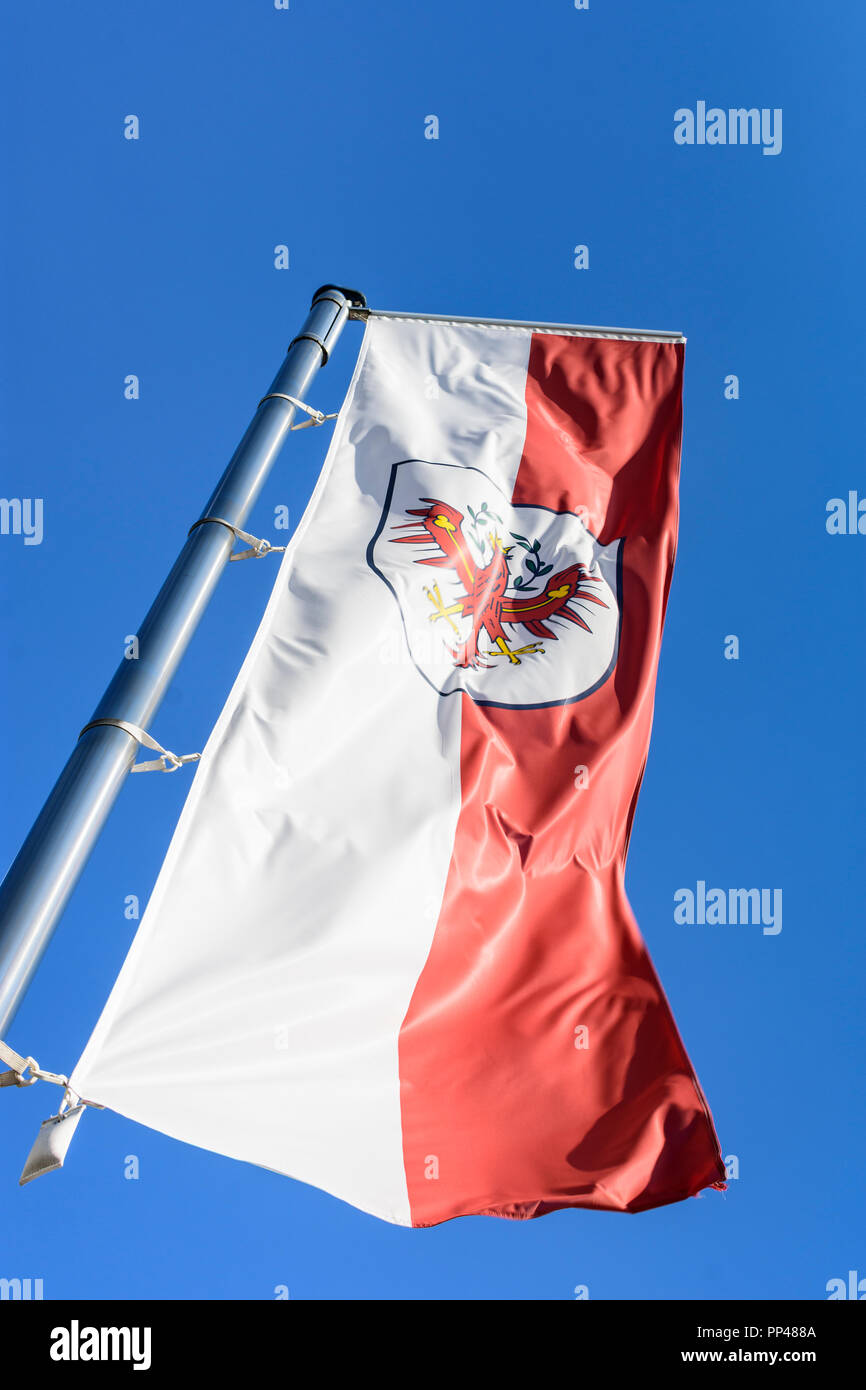 Schwaz: Flagge von Tirol, Silberregion Karwendel, Silber Region Karwendel, Tirol, Tirol, Österreich Stockfoto