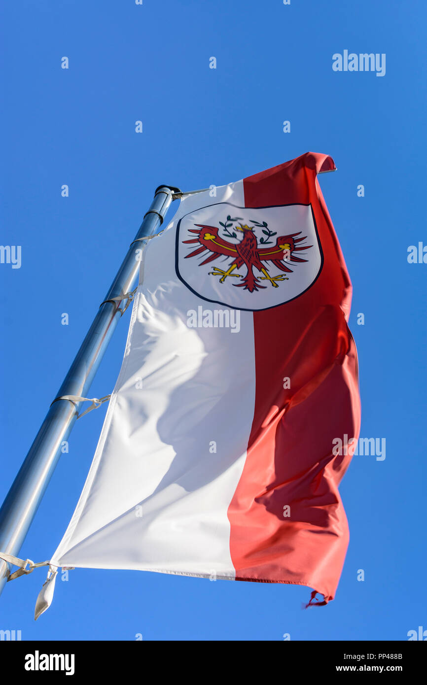 Schwaz: Flagge von Tirol, Silberregion Karwendel, Silber Region Karwendel, Tirol, Tirol, Österreich Stockfoto