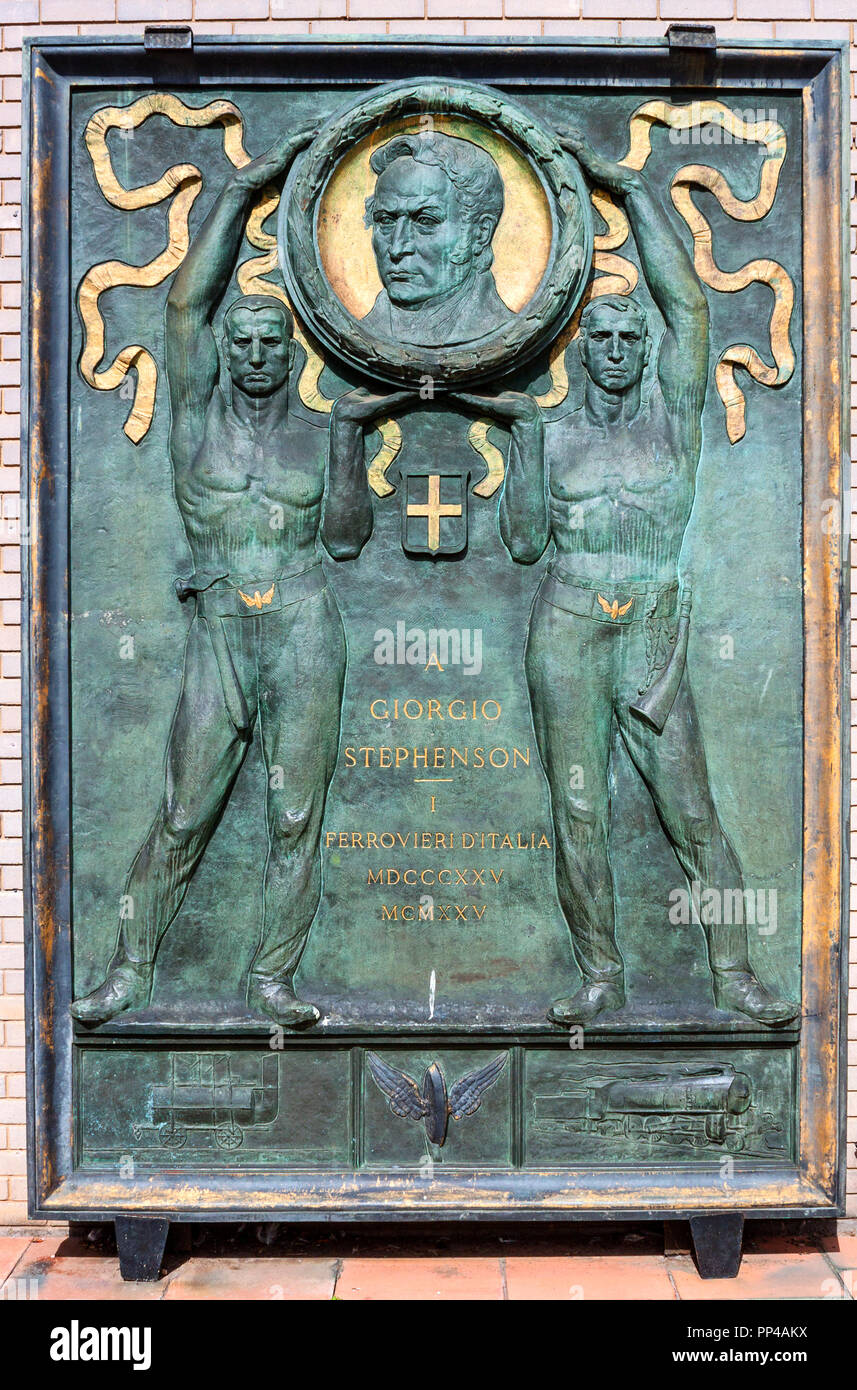 Bronze Plakette zu George Stephenson, York Railway Museum, würdigt seine Verdienste um die Italienische Bahn Stockfoto