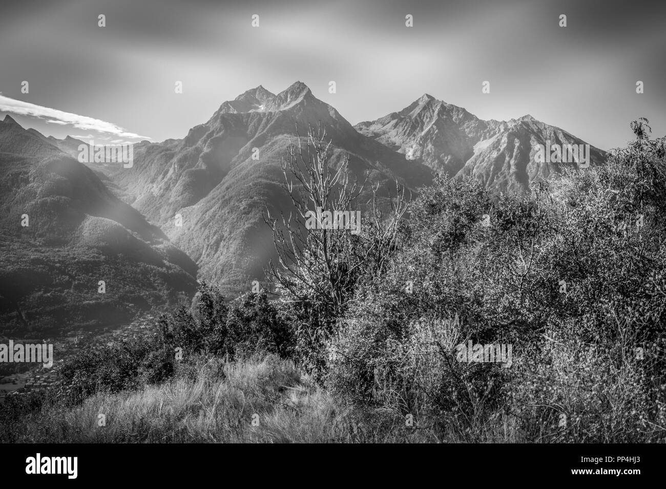 Landschaft, Bergpanorama, die letzten Tage des Sommers Stockfoto