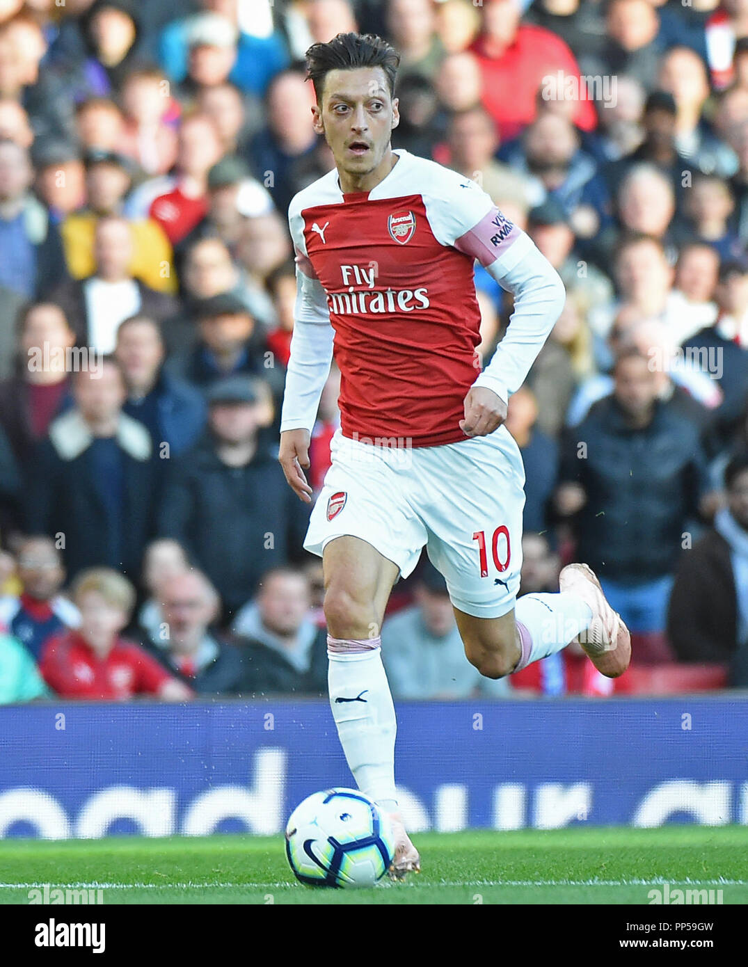 Mesut Ozil von Arsenal in der Premier League Spiel zwischen Arsenal und Everton im Emirates Stadium am 23. September 2018 in London, England. (Foto von Zed Jameson/phcimages.com) Stockfoto