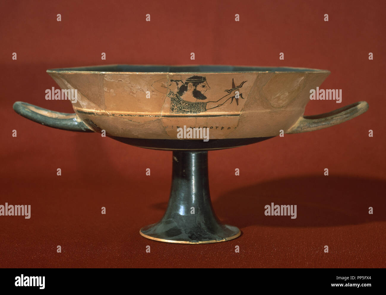 KYLIX ATICA PROCEDENTE DE LA NEKROPOLE DE MEDELLIN (BADAJOZ) FECHADA ENTRE EL 560 Y EL 550 AC. Lage: MUSEO ARQUEOLOGICO NACIONAL - coleccion. MADRID. Stockfoto