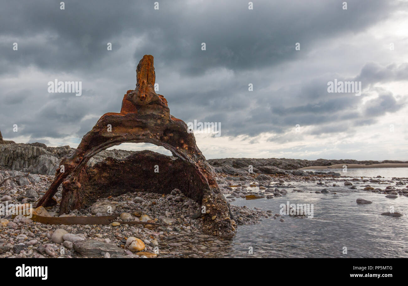 Rusty Motor Gehäuse auf Lannacombe Beach, South Devon, Großbritannien Stockfoto