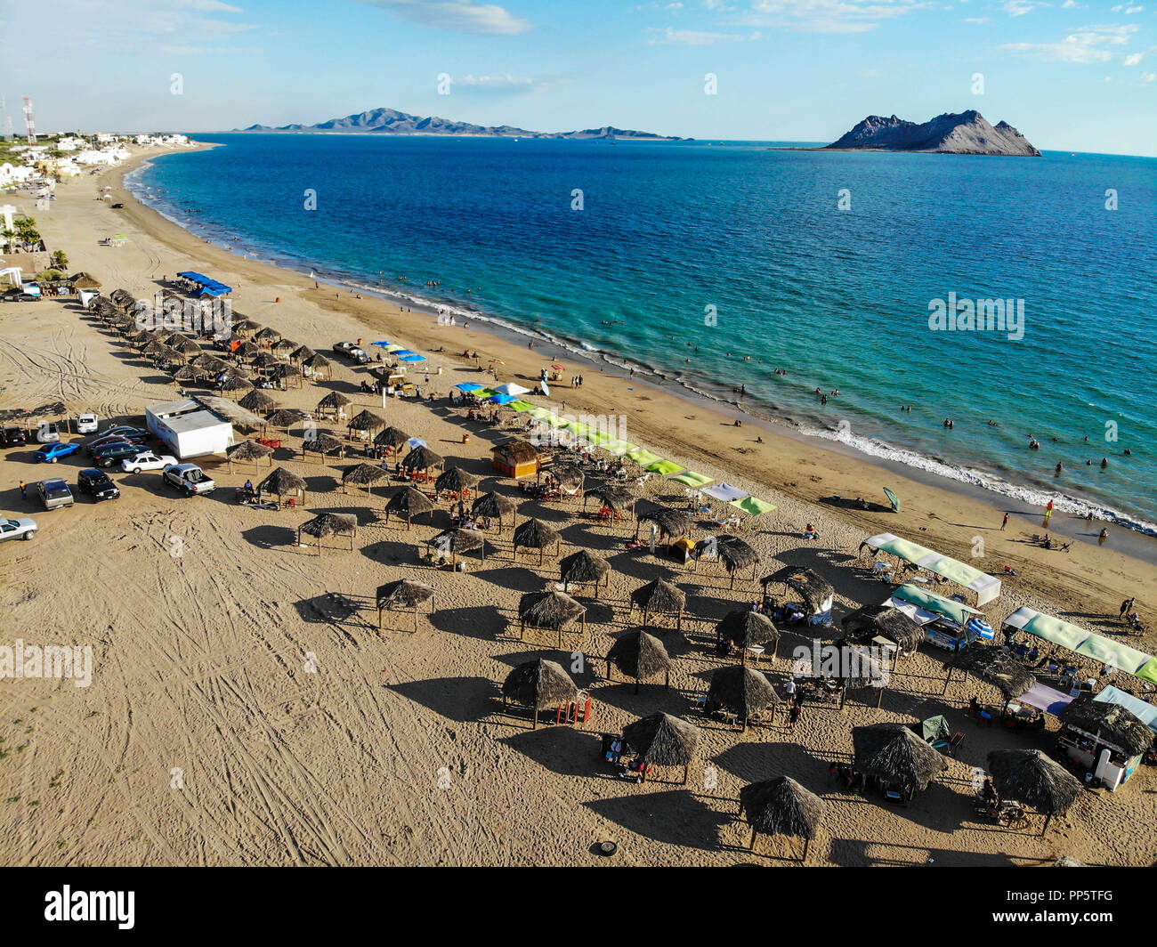 Die Insel Alcatraz. Luftaufnahme von Kino Bay in Sonora, Mexiko. Strand. Reiseziel. Golf von Kalifornien… Vista aerea de Bahía de Kino de Sonora, Stockfoto