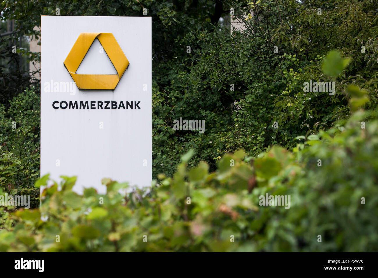 Ein logo Zeichen außerhalb von besetzt von der Commerzbank in München, Deutschland, am 31. August 2018. Stockfoto