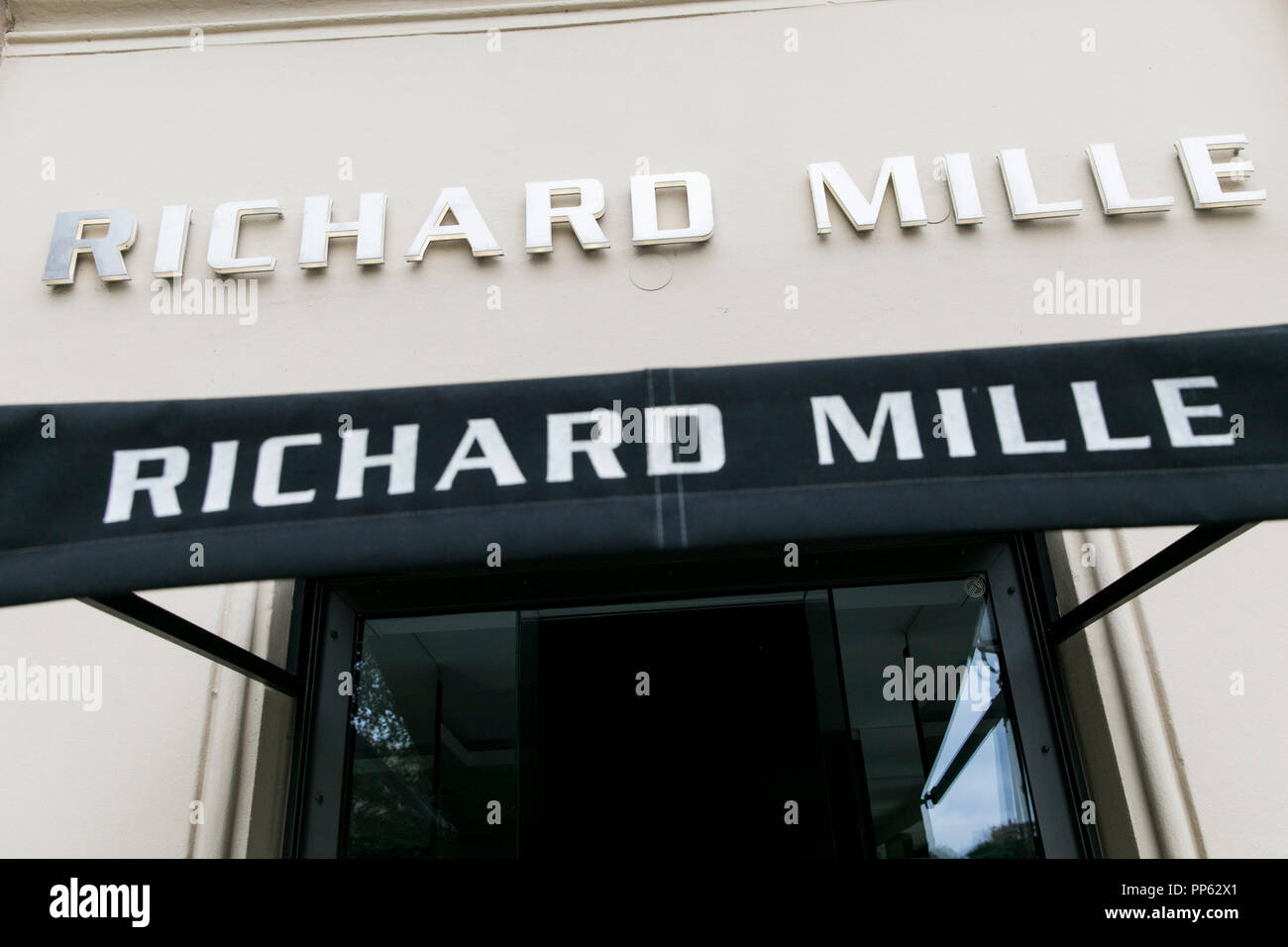 Ein logo Zeichen außerhalb eines Richard Mille Store in München, Deutschland, am 2. September 2018. Stockfoto