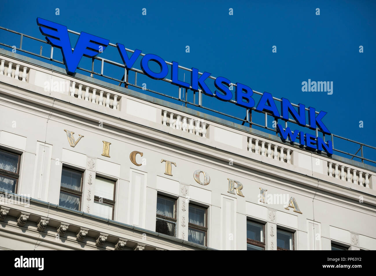 Ein logo Zeichen außerhalb des Hauptsitzes der Volksbank Wien in Wien, Österreich, am 6. September 2018. Stockfoto