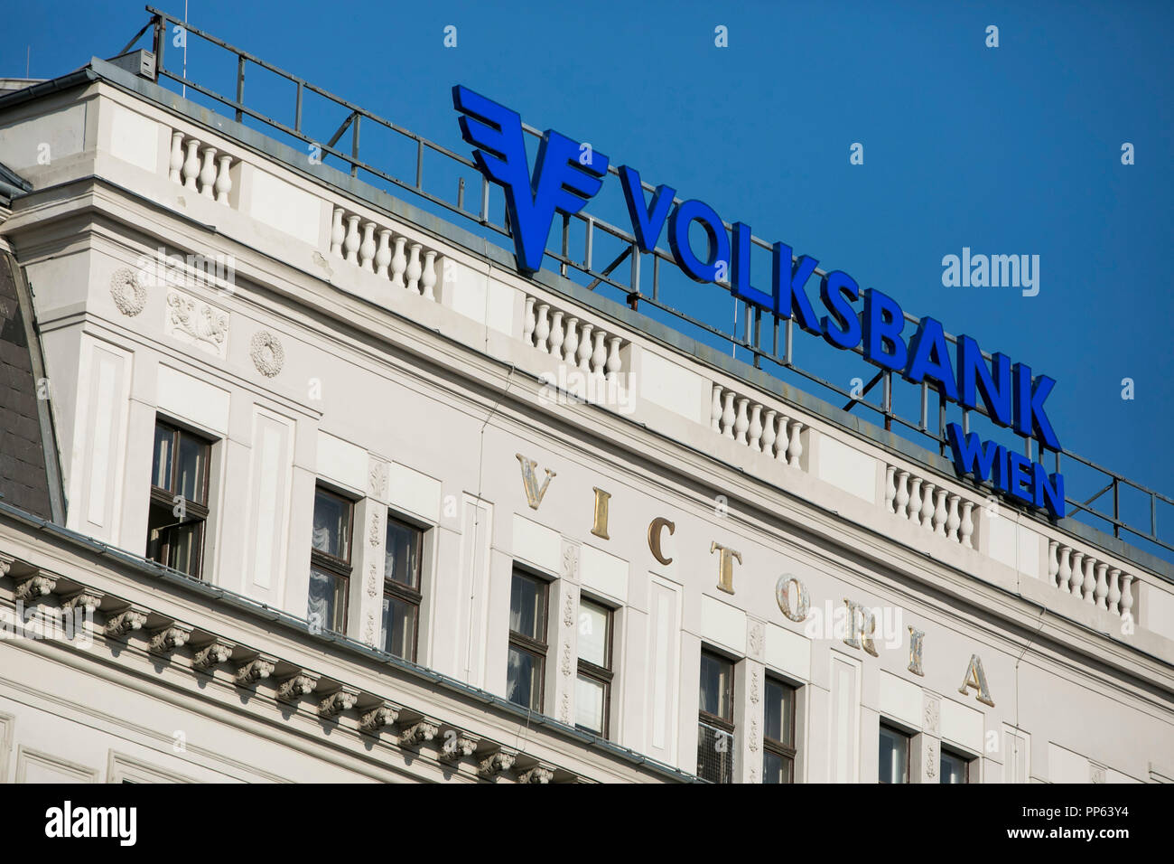 Ein logo Zeichen außerhalb des Hauptsitzes der Volksbank Wien in Wien, Österreich, am 6. September 2018. Stockfoto