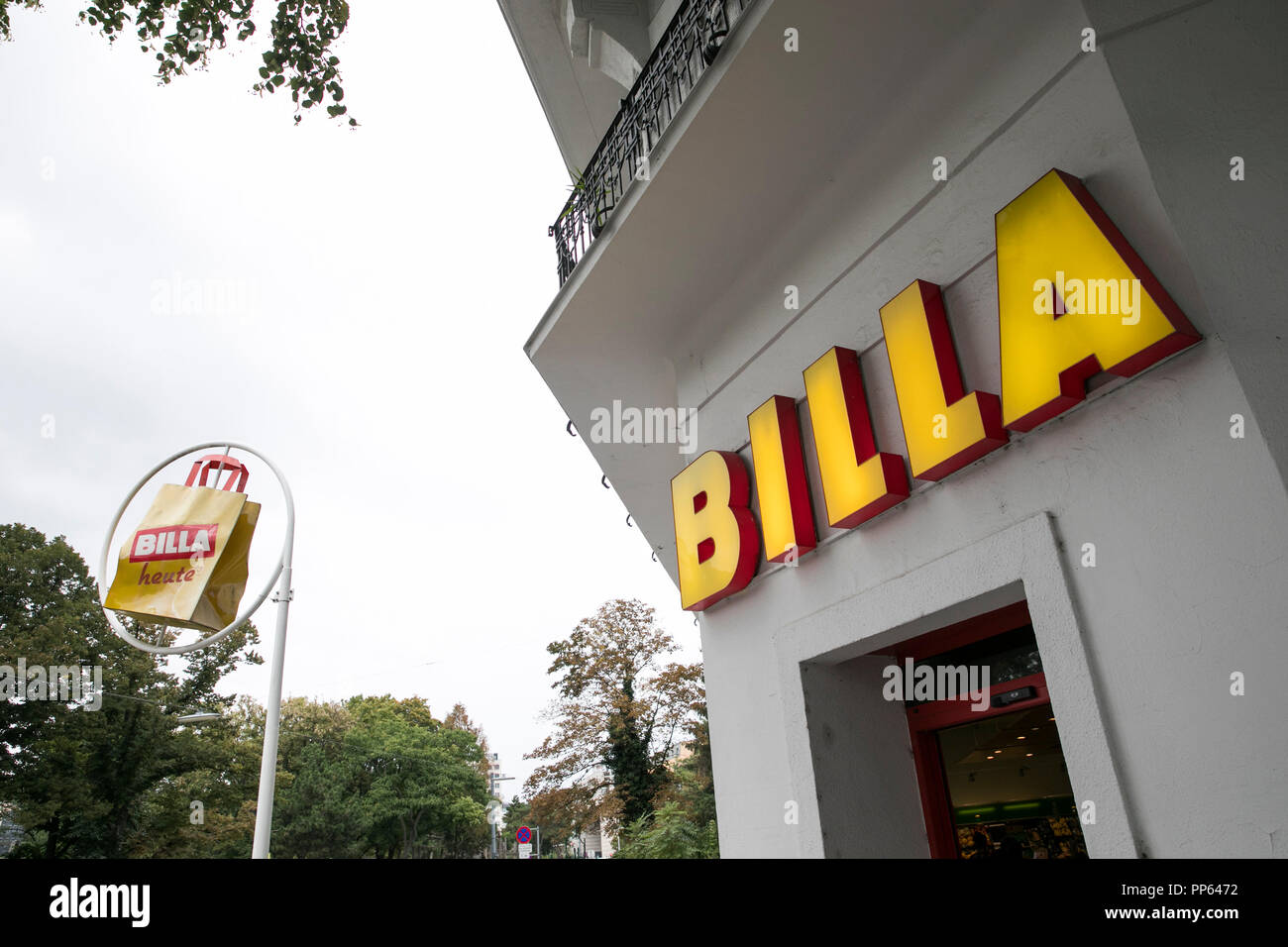 Ein logo Zeichen außerhalb einer Billa retail Grocery Store in Wien, Österreich, 4. September 2018. Stockfoto