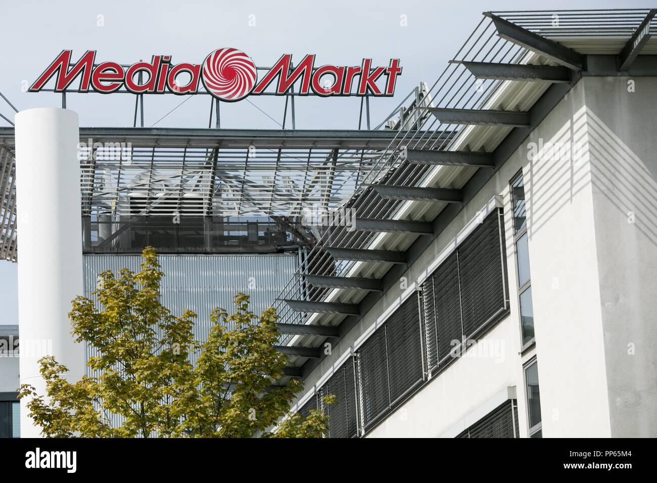 Ein logo Zeichen außerhalb eines Media Markt Store in München, Deutschland, am 9. September 2018. Stockfoto