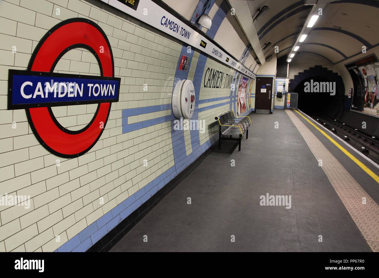 LONDON, Großbritannien - 15 Mai, 2012: vom U-Bahnhof Camden Town, London. Die Londoner U-Bahn ist der 11 Verkehrsreichsten U-System weltweit mit 1,1 Milliarden Euro ein Stockfoto