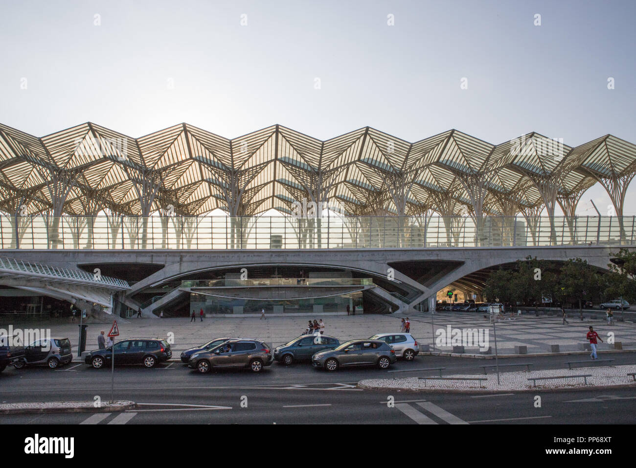 Lissabon, Portugal, Bahnhof Oriente, Architekt Santiago Calatrava, - den Austausch von Metro, Bahn- und Buslinien. Stockfoto
