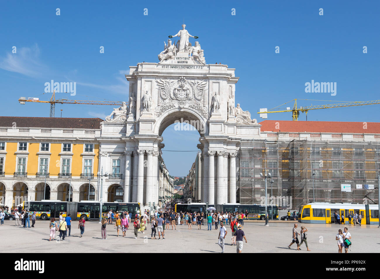 Praca do Comercio, Commerce Square, Baixa, Touristen, Lissabon, Portugal. Stockfoto