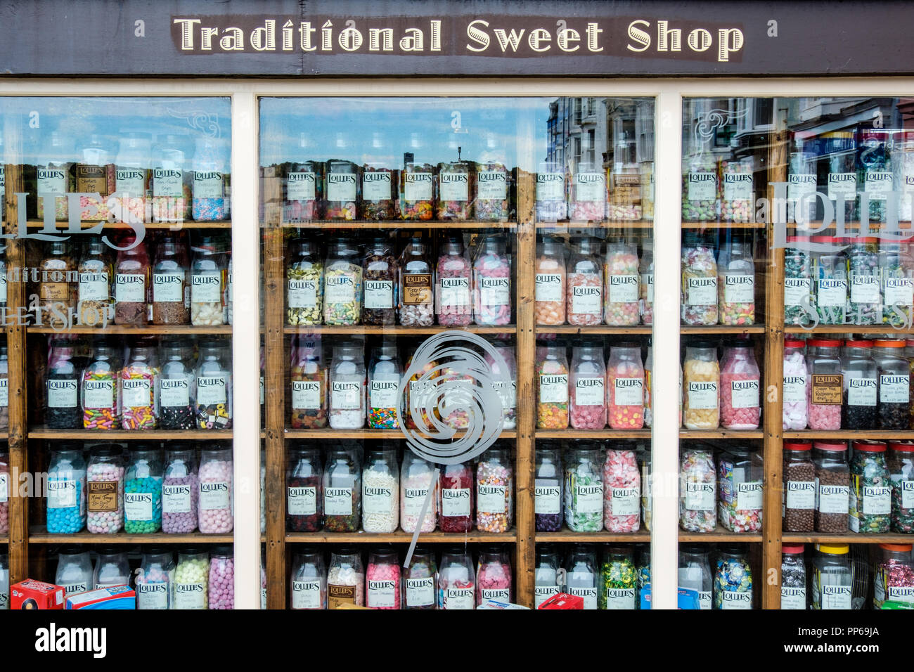 Am Stiel traditionelle Sweet Shop, Tenby, Pembrokeshire, Wales Stockfoto